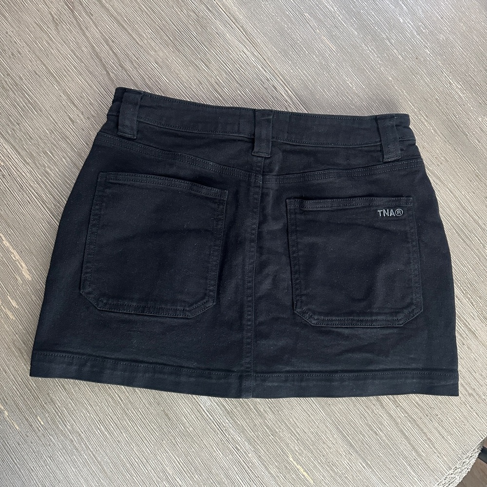 Aritzia TNA Black Cargo Skirt - Picture 2 of 5